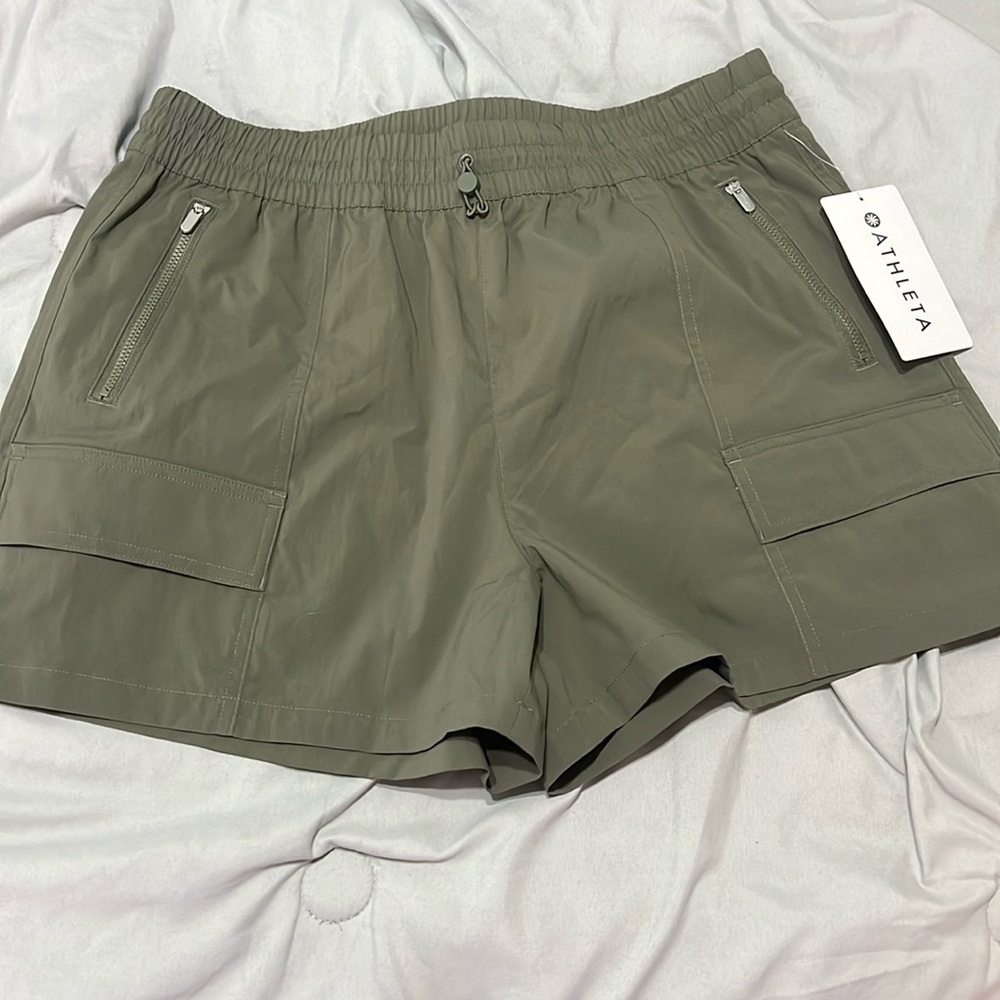 NET Athleta Cascade Cargo Poplin Short